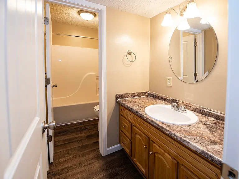 Willow Run Apartments — Photo 48