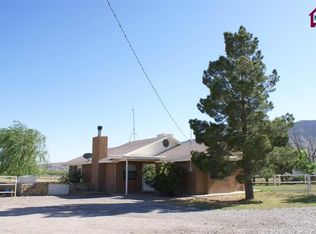 10059 Critter Ln, Las Cruces, NM 88007