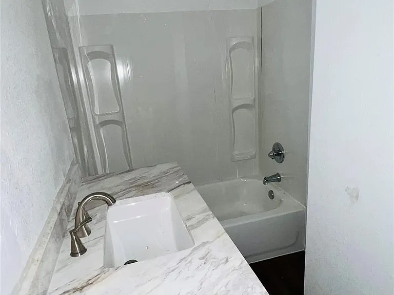 706 Rockdale Rd — Photo 10