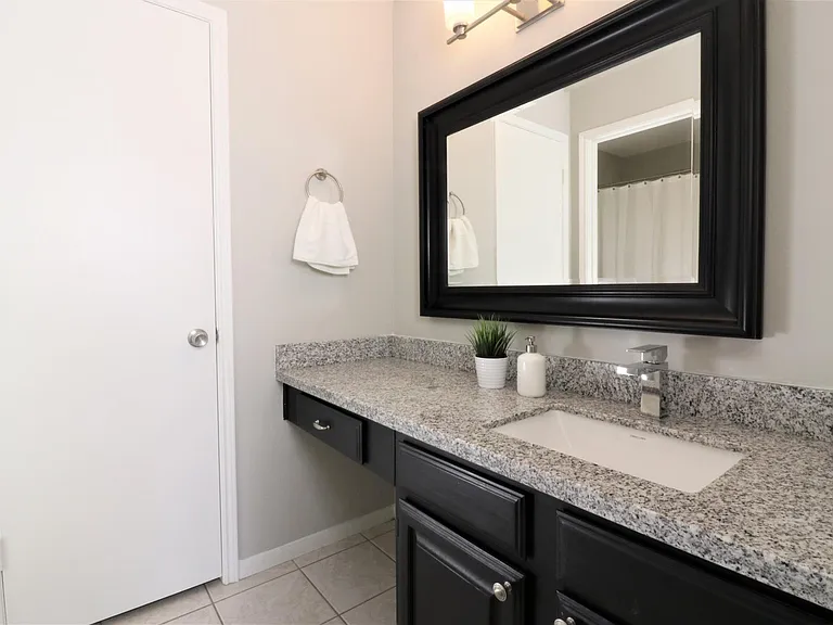12639 Ashford Hills Dr — Photo 11