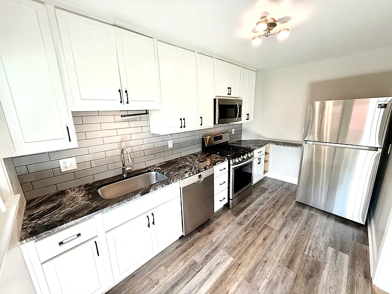 1608 Waltham Rd — Photo 4