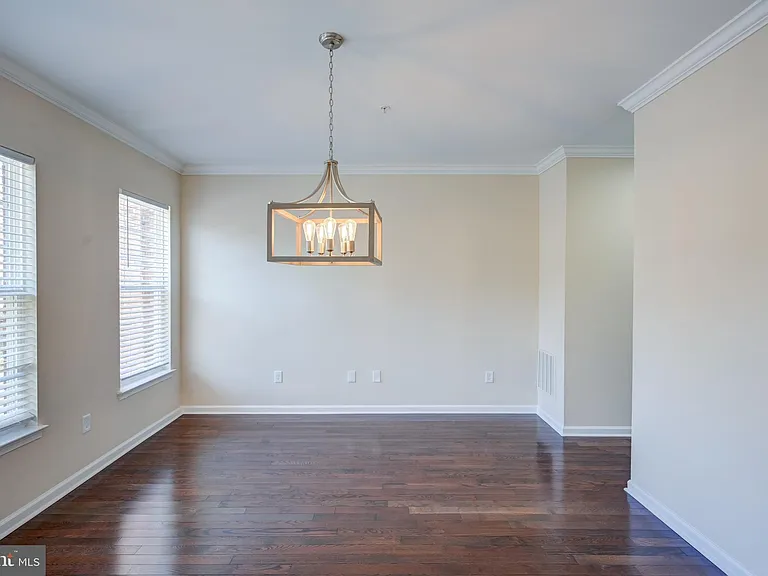 7827 Crystal Brook Way — Photo 8