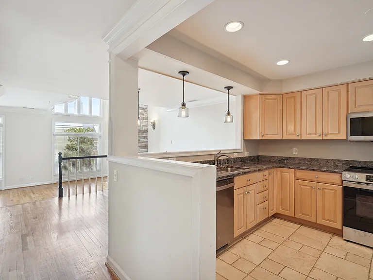 158 N Union St #Townhouse 158 — Photo 3