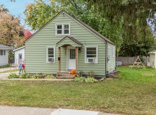 435 Dove St, Oshkosh, WI 54902