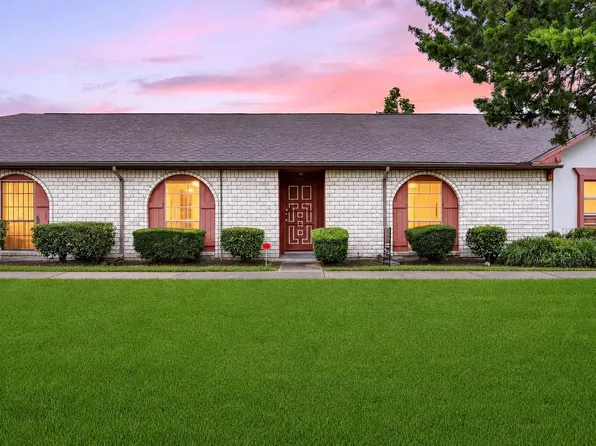 12223 Sharpview Dr, Houston, TX 77072