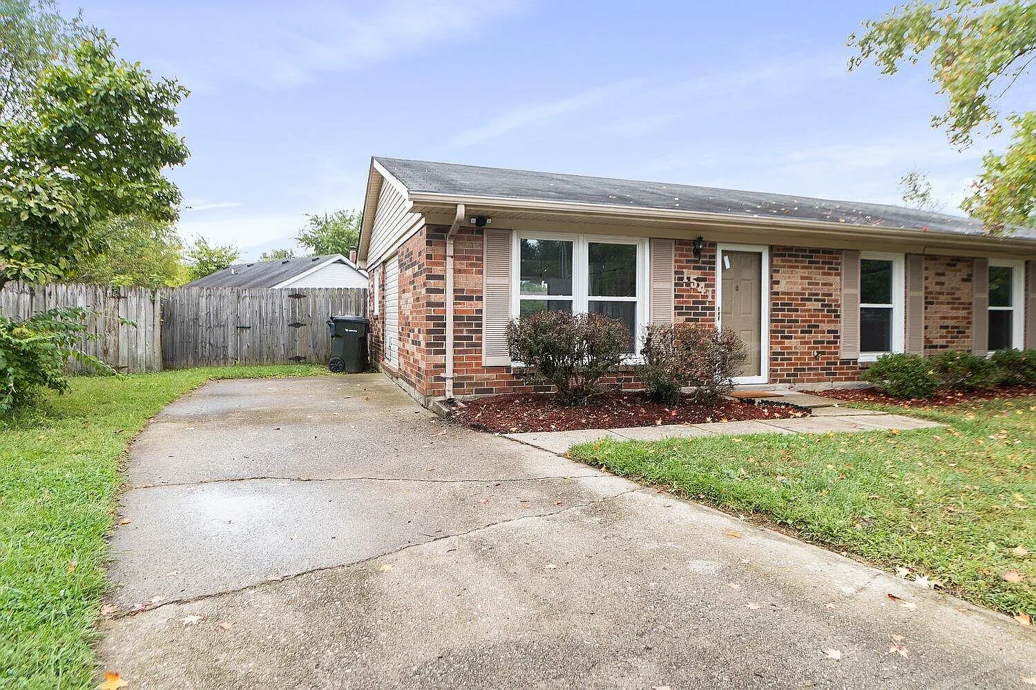 3 bed, 1107 sqft, $1,795 — Photo 2