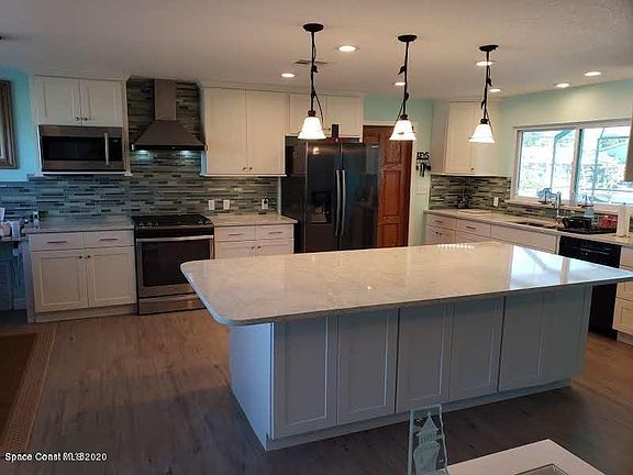 3rd image of 433 Eagle Dr