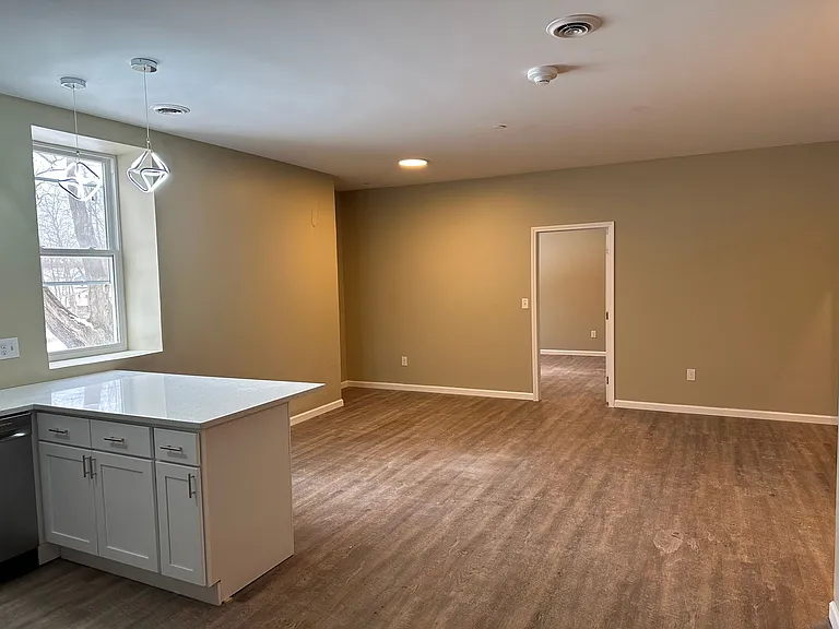 550 Spruce St — Photo 7