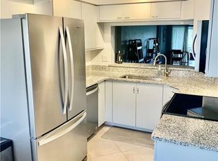 157 Wading Bird Cir #K-104, Naples, FL 34110