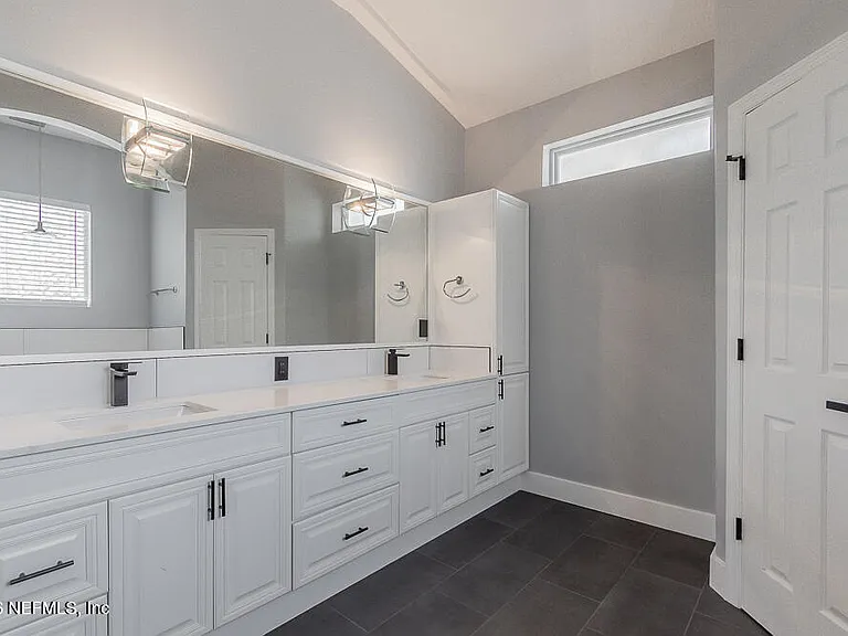 1770 Victoria Chase Ct — Photo 58