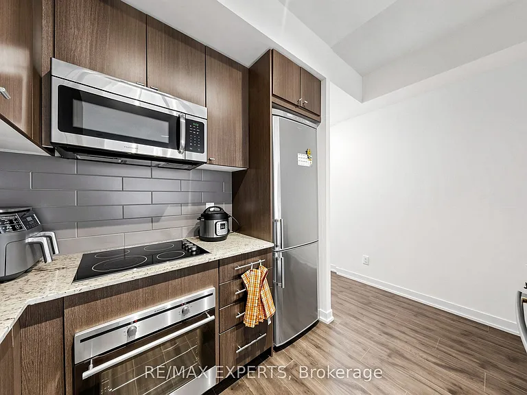 18 Rean Dr #223 — Photo 21