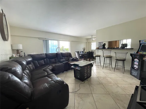16508 NE 26th Ave APT 405, North Miami Beach, FL 33160