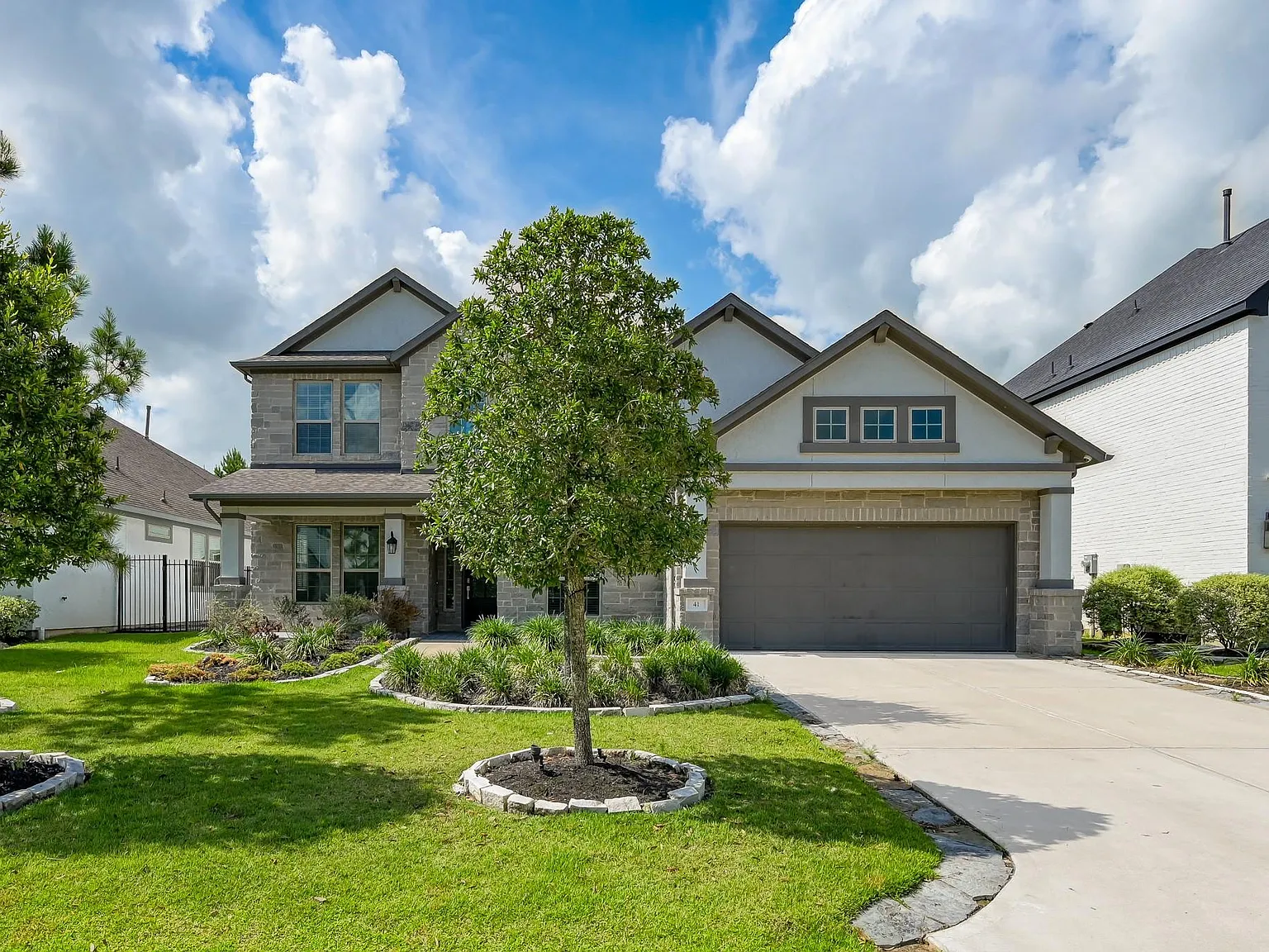 5 bed, 4.5 bath, 3928 sqft, $5,499 — Photo 2