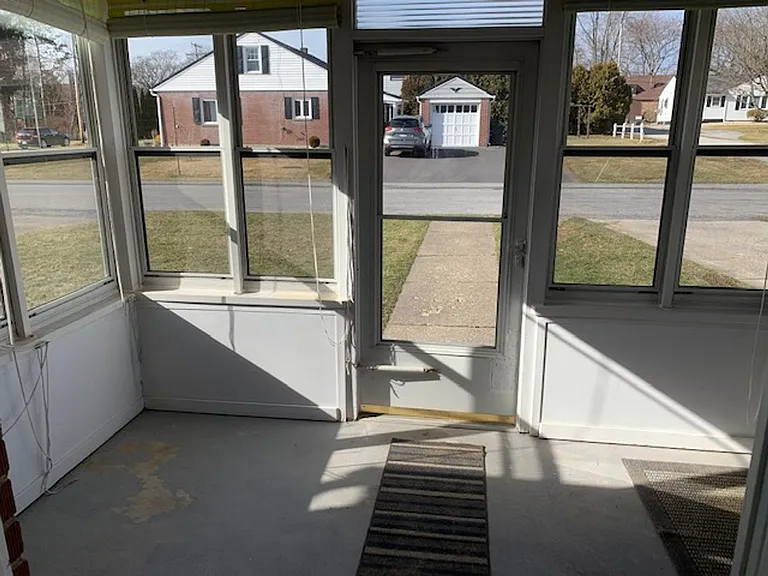 533 Indiana St — Photo 17