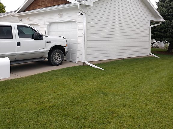 Unattached single car garage