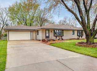 8686 Hallmark Ave S, Cottage Grove, MN 55016