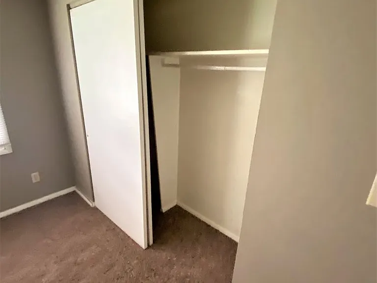 2443 Edgevale Rd — Photo 17