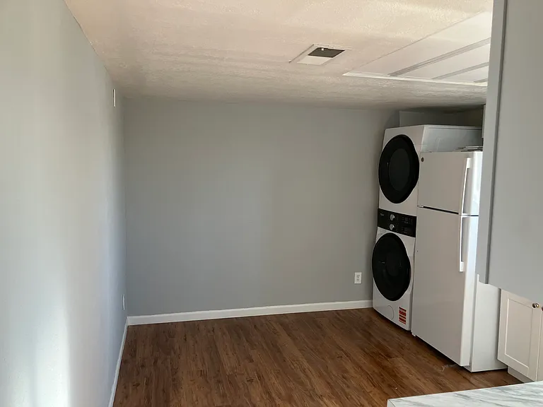 1319 E Moreland St #4 — Photo 9