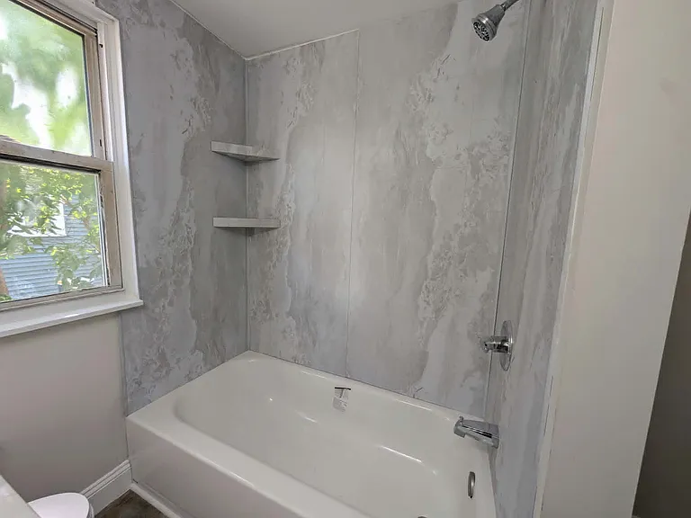 295 W Hickory St — Photo 4