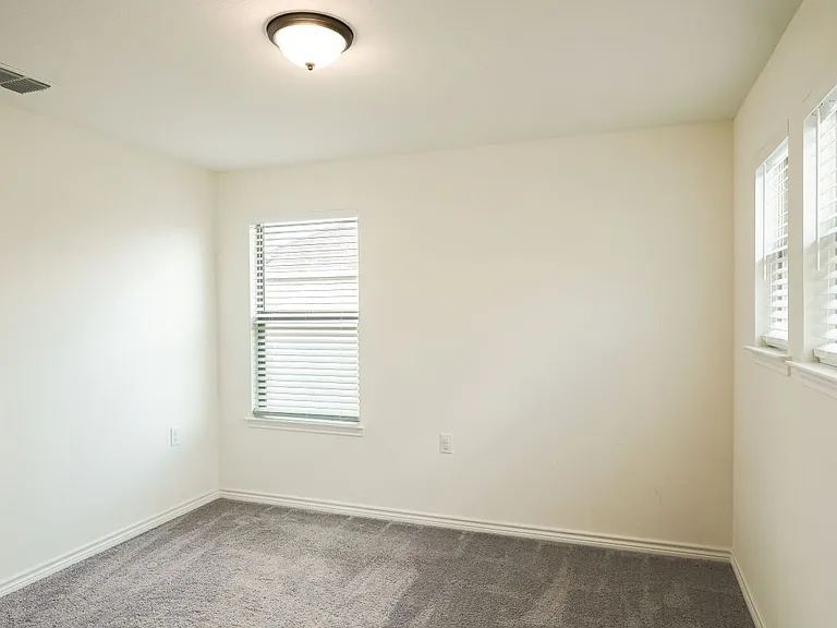 5527 Castle Brook Dr — Photo 9