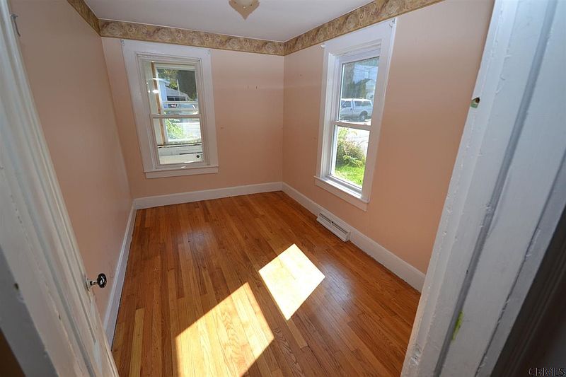 5th image of 589 LOWER ALLEN Street