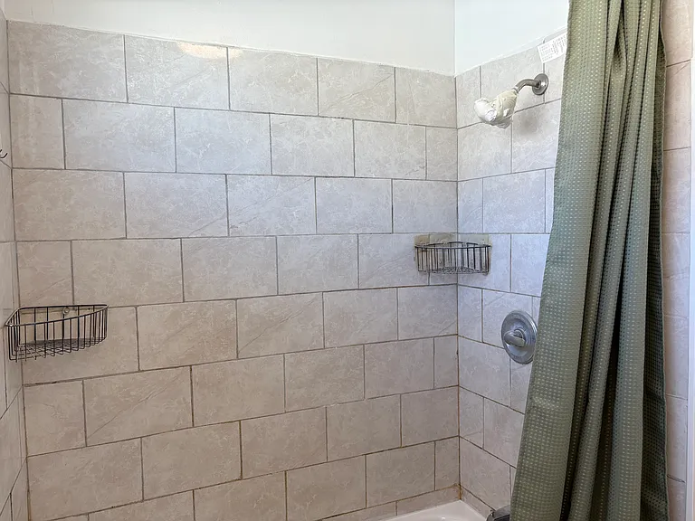 3946 Delta Ave — Photo 16