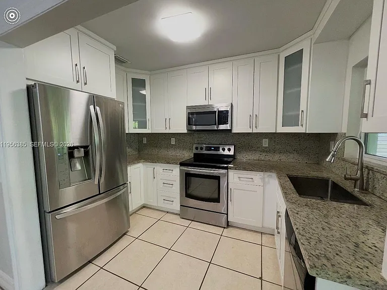 3614 SW 58th Ave — Photo 15