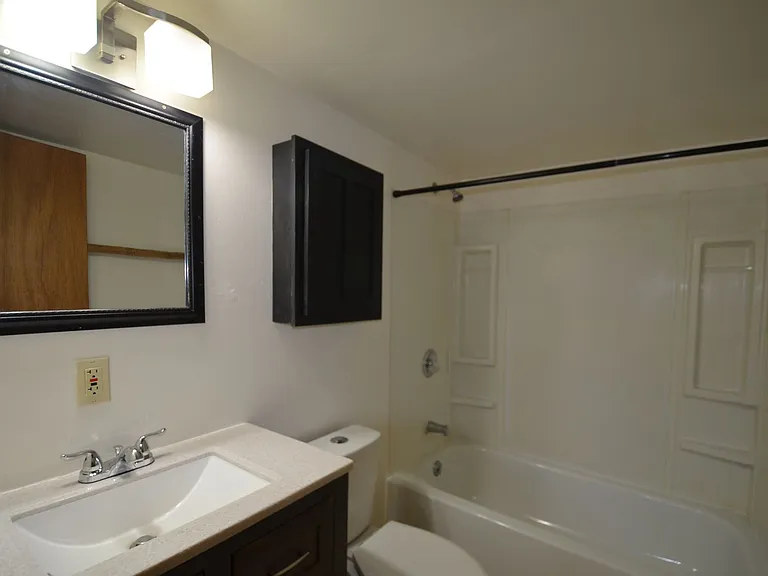 19 N Main St #4 — Photo 9