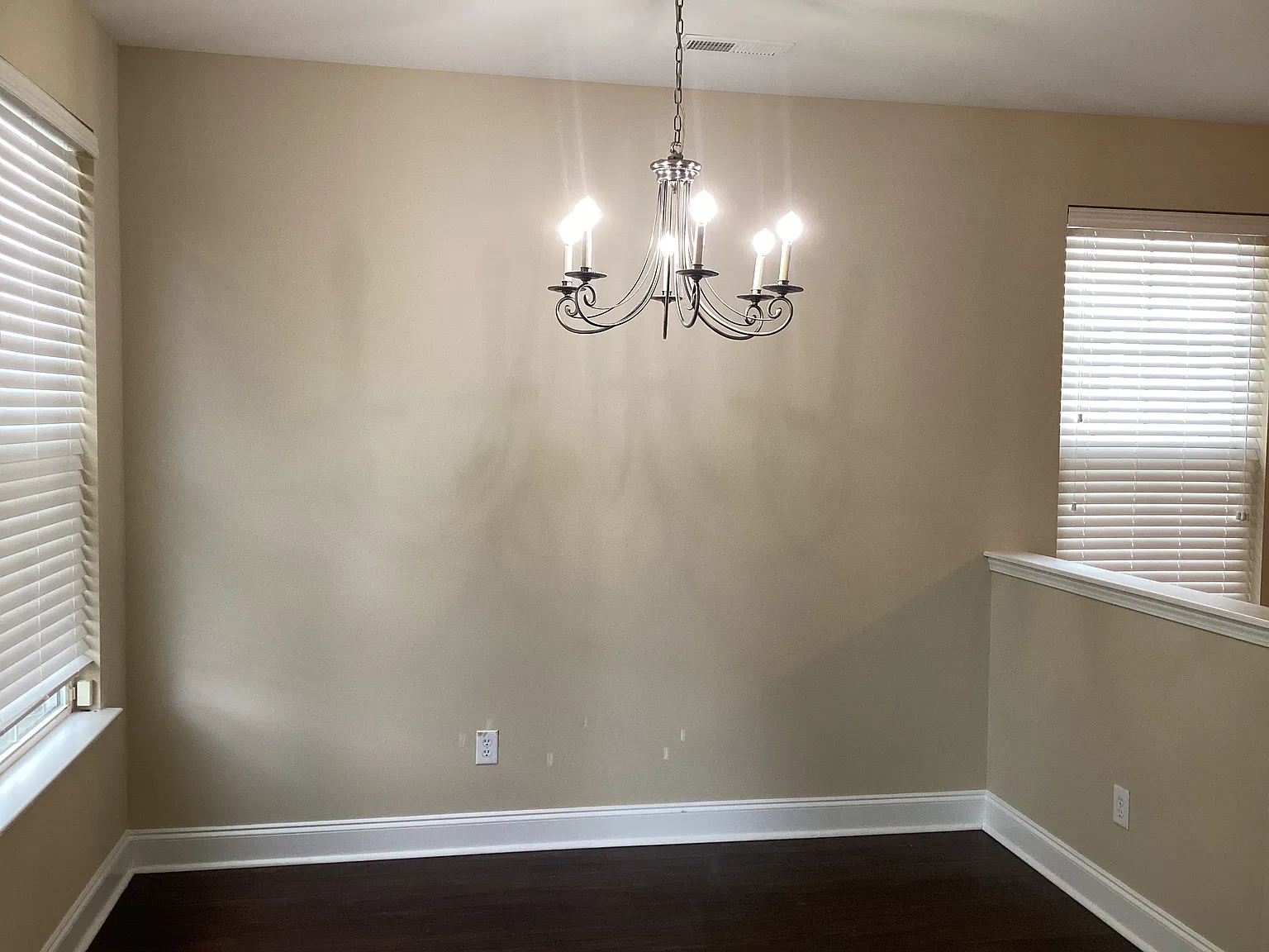 4 bed, 2.5 bath, 1896 sqft, $2,460 — Photo 4