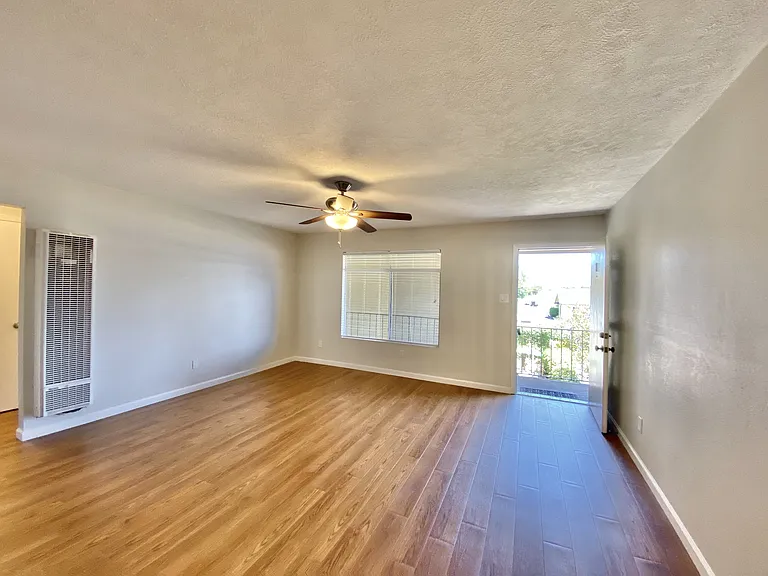 Bernardo Apartments — Photo 5