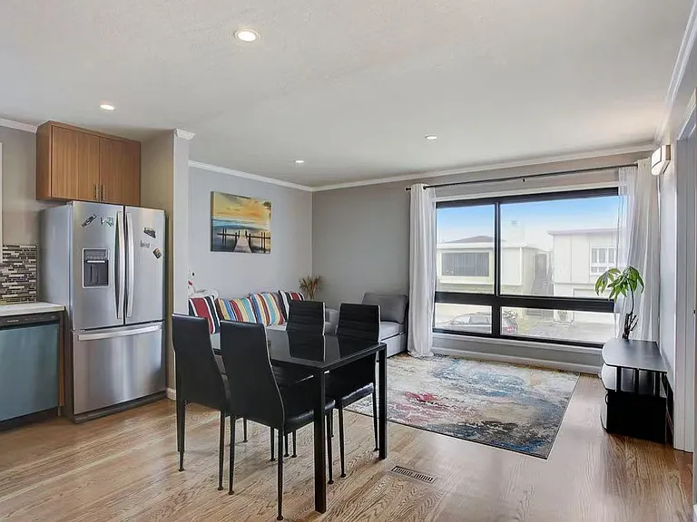 184 Canterbury Ave — Photo 6