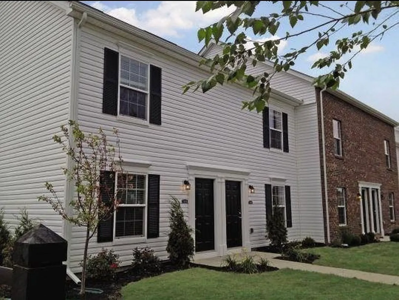 2 bed, 1.5 bath, 1056 sqft, $1,550 — Photo 1