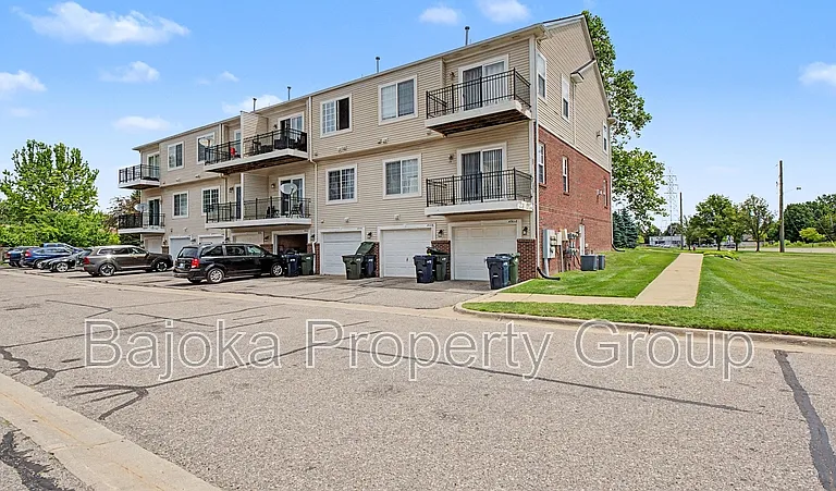 43018 Burlington Dr — Photo 41