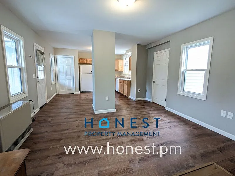 2 bed, 1.0 bath, $1,400 — Photo 4