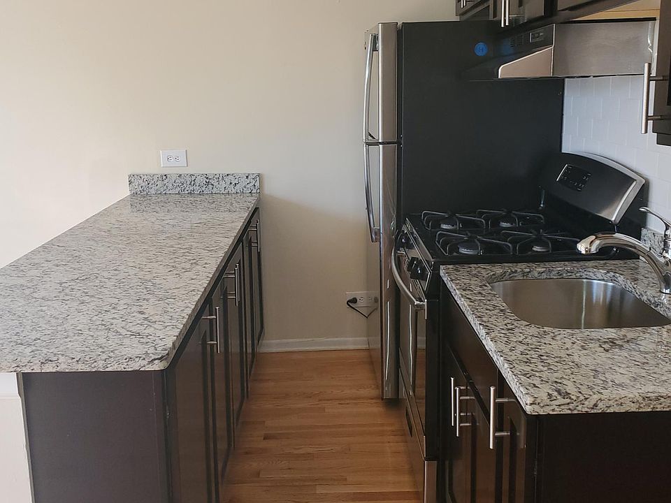 1st image of 2523 N Lincoln Ave