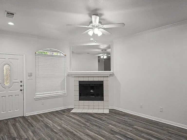 1501 Cedar Elm Dr #101 — Photo 3