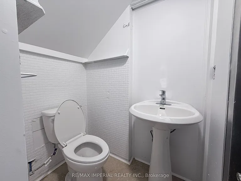 69 Edgar Ave #BASEMENT — Photo 9