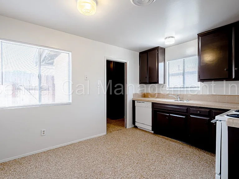 6208 Stine Rd — Photo 6