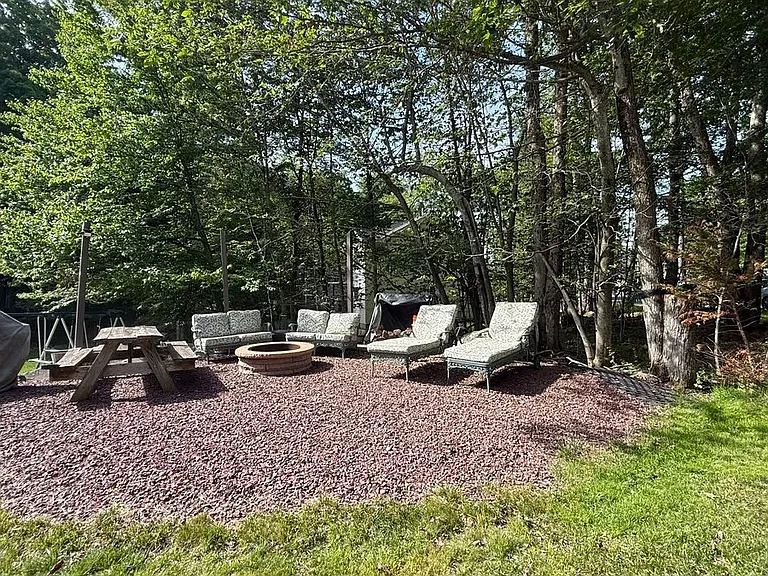 1140 Country Place Dr — Photo 30