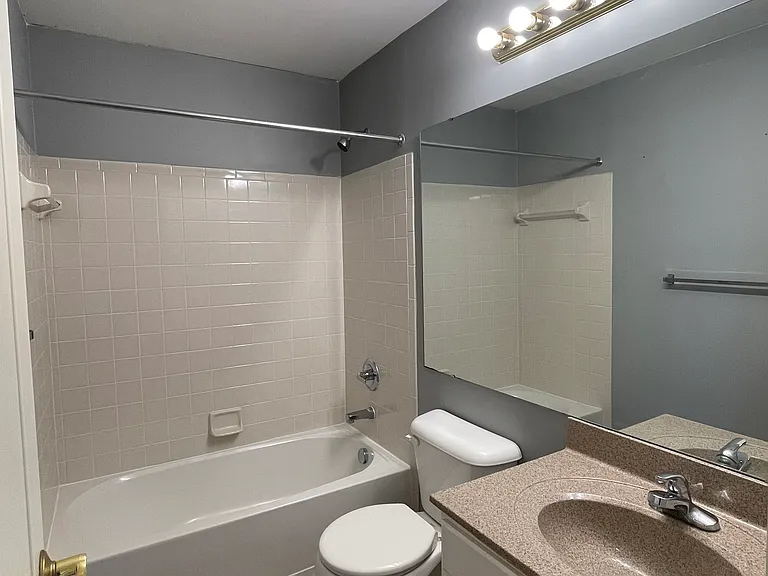 301 Skyview Ct — Photo 14