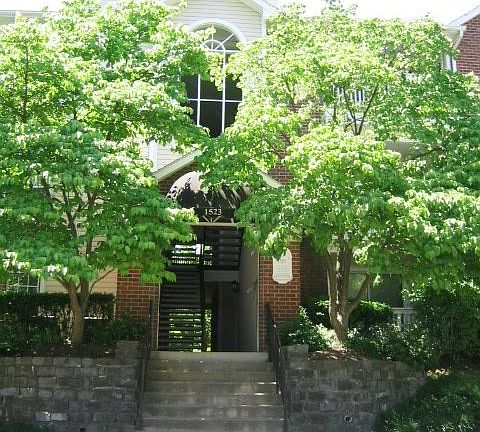 2nd image of 1523 Lincoln Way APT 101