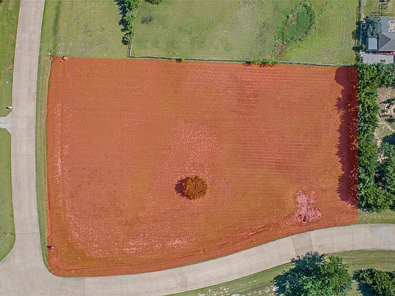 3rd image of 639 Cabernet Ct