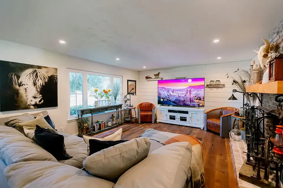 3 bed, 1895 sqft, $13,000 — Photo 3