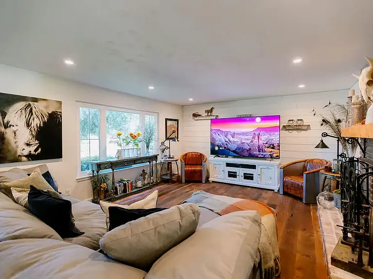 2985 Steele St — Photo 3