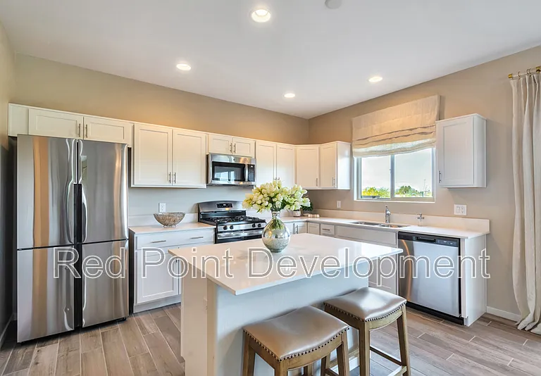 8441 N Thornydale Rd — Photo 3
