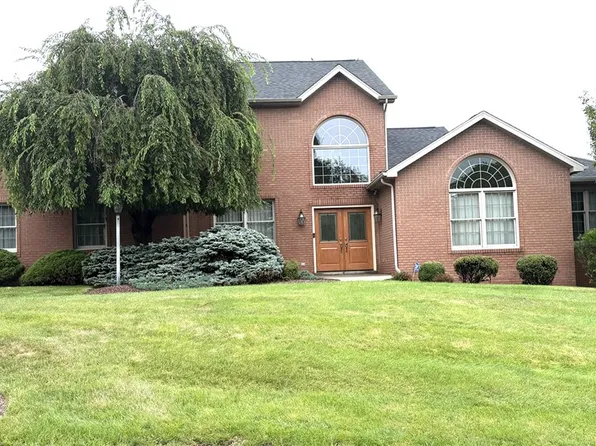 3121 Algonquin Trl, New Kensington, PA 15068