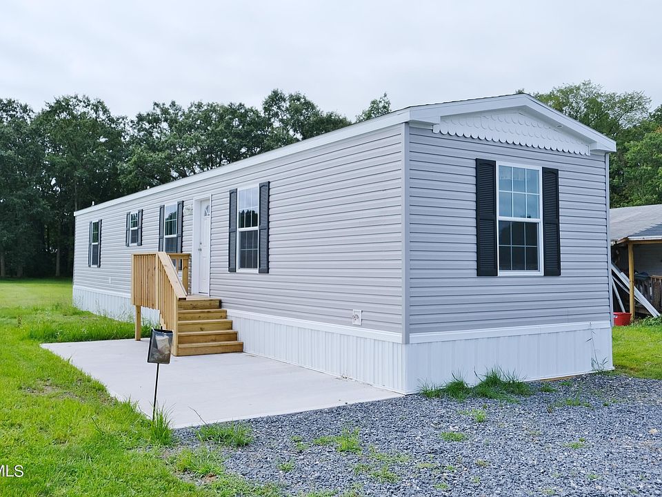 1st image of 28 Blue Jay Dr
