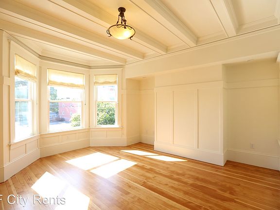 3rd image of 1039 S Van Ness Ave