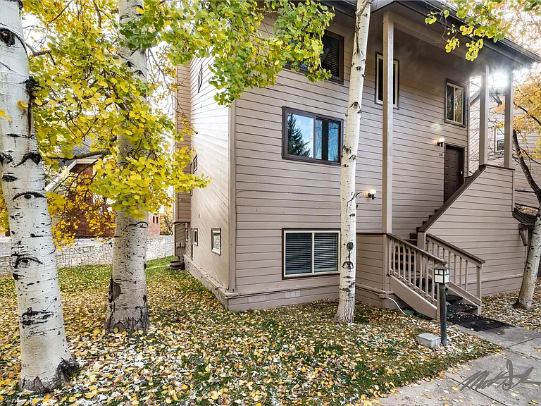 350 W Beaver Creek Blvd #201 — Photo 26