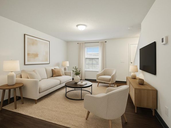 501 Kristina Dr #204